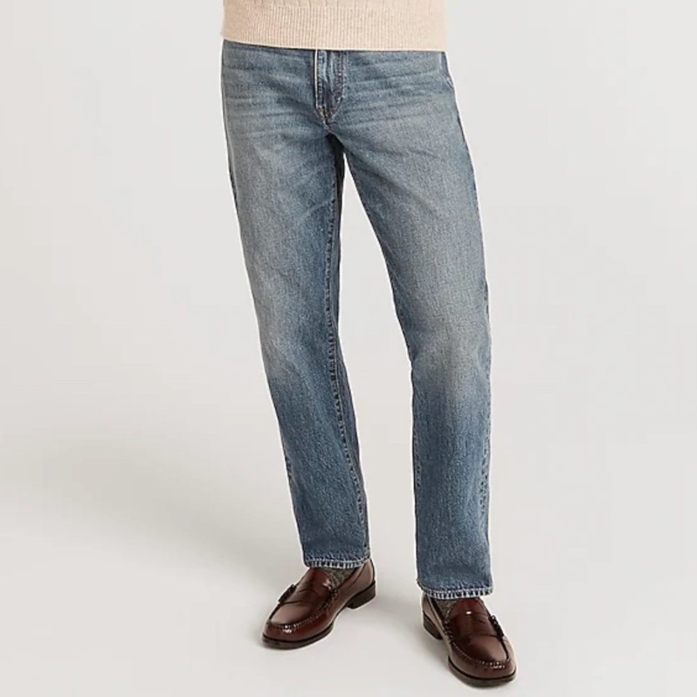 J Crew Classic Relaxed-fit jean‎ in four-year wash - Picture 3 of 11